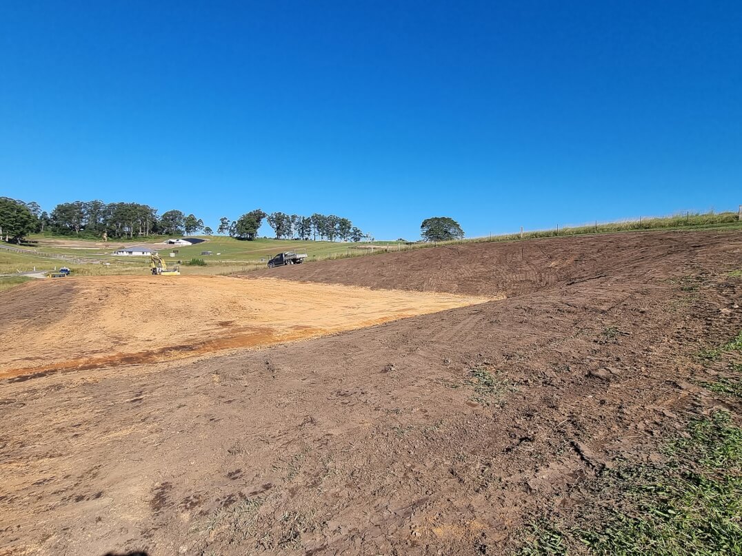 Merediths Earth Moving